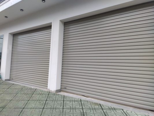 cửa cuốn tấm liền màu ghi sẫm